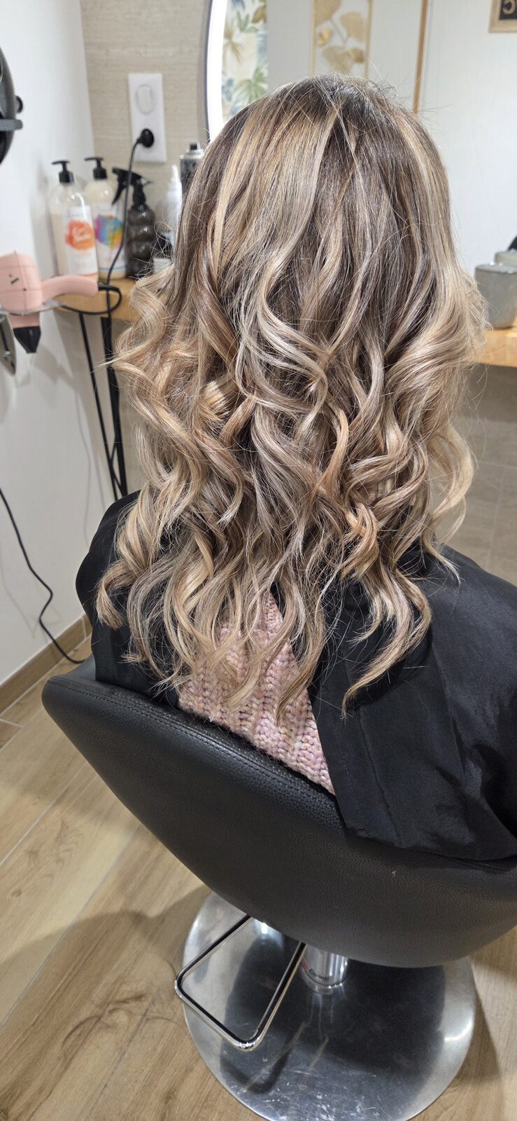 Couleur & mèches n°1 — réalisation de Coralie, salon Entre Vous et Moi à Plancoët