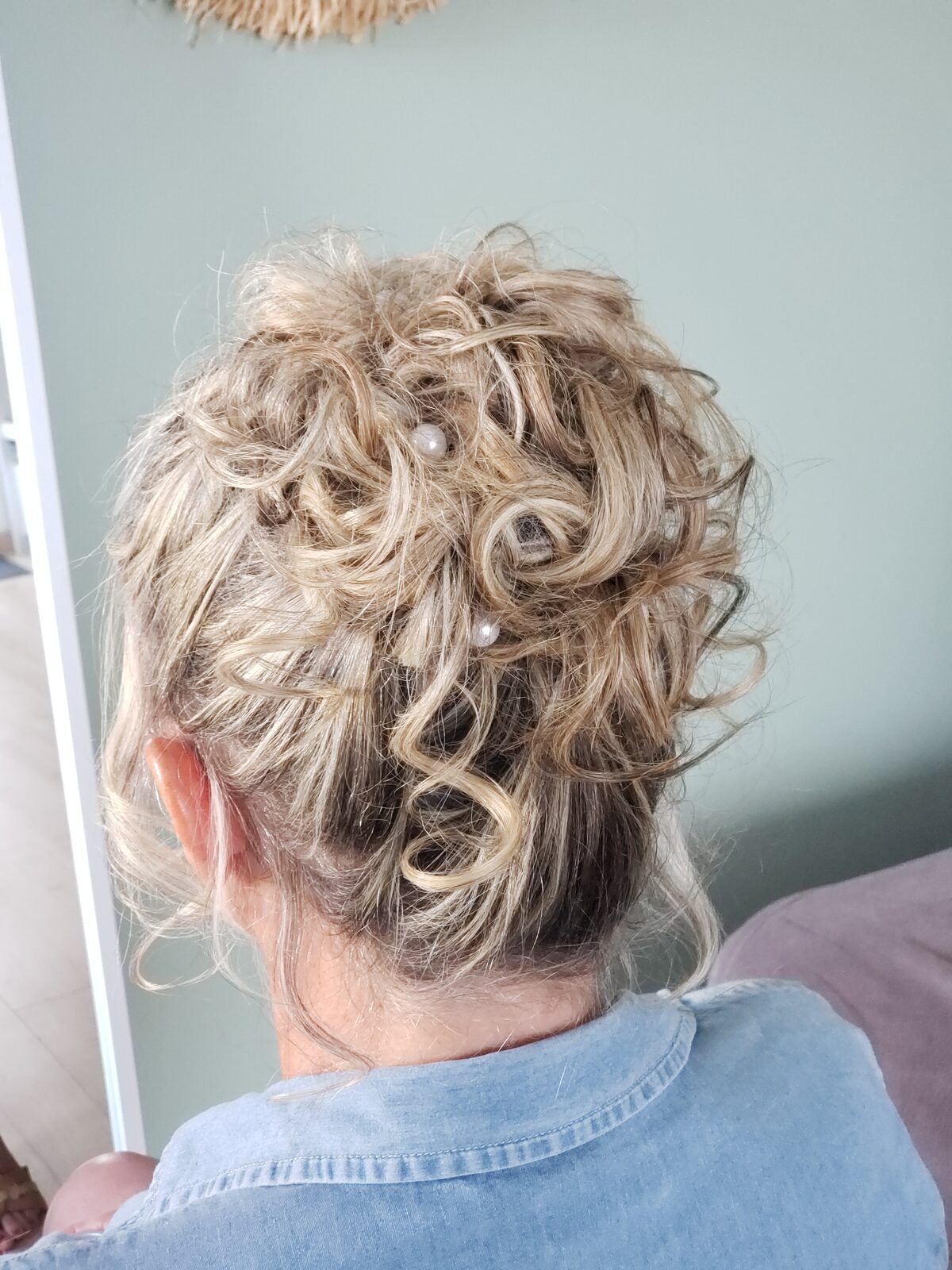 Chignons & attaches n°7 — réalisation de Coralie, salon Entre Vous et Moi à Plancoët